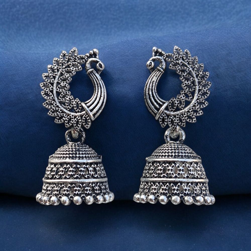 Set of 6 Elegant Earrings + Free Stylish Ring