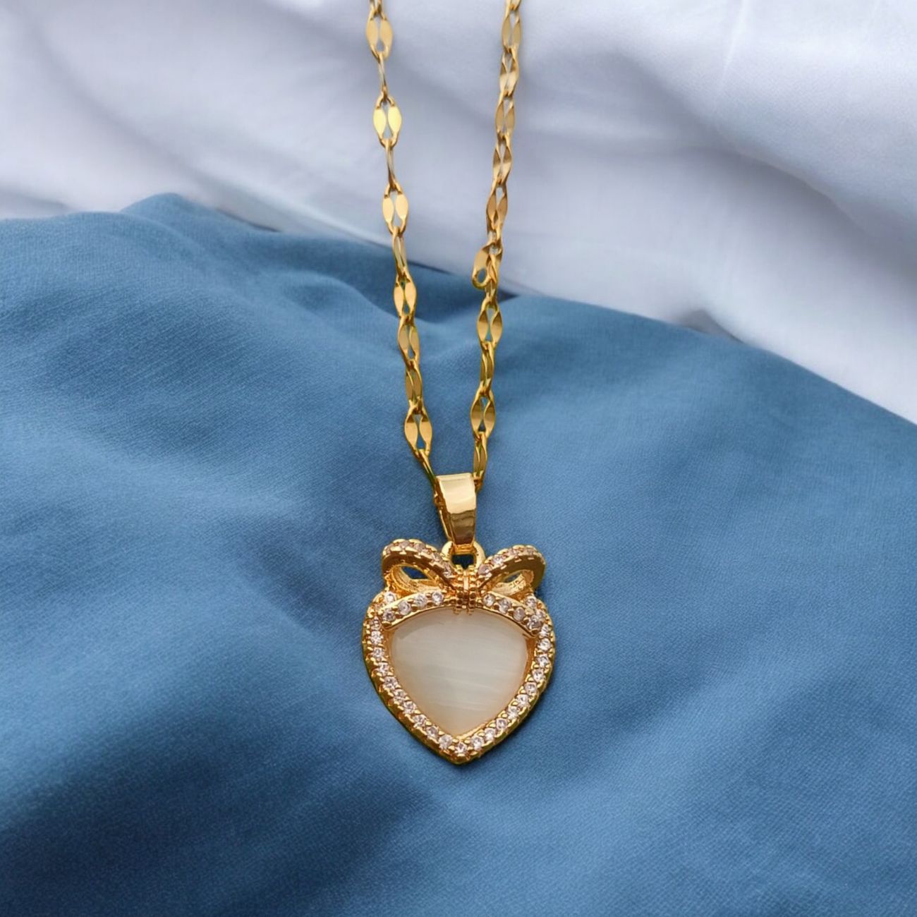 Jwelric Gold-Plated Heart Pendant with Link Chain