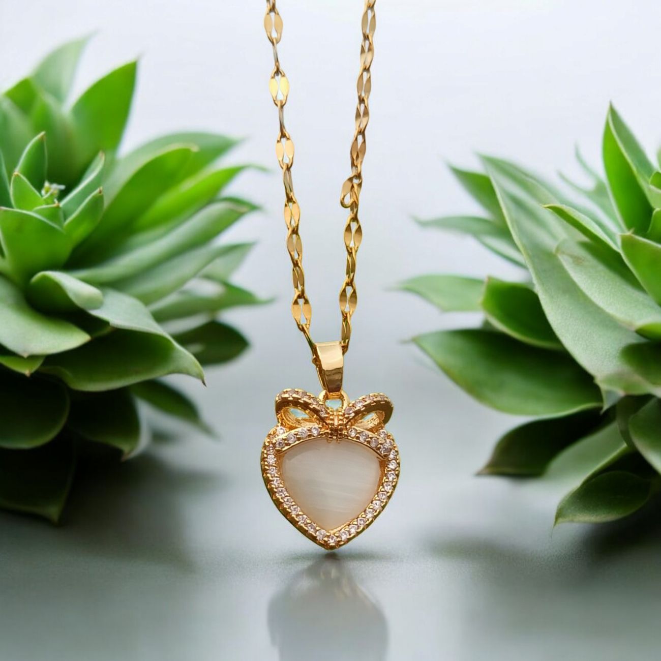 Jwelric Gold-Plated Heart Pendant with Link Chain